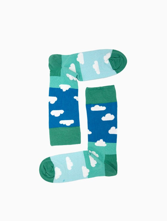 Türkise Wolken-Socken mit Wolken-Motiv “Dreamy Clouds” von We are Socks!