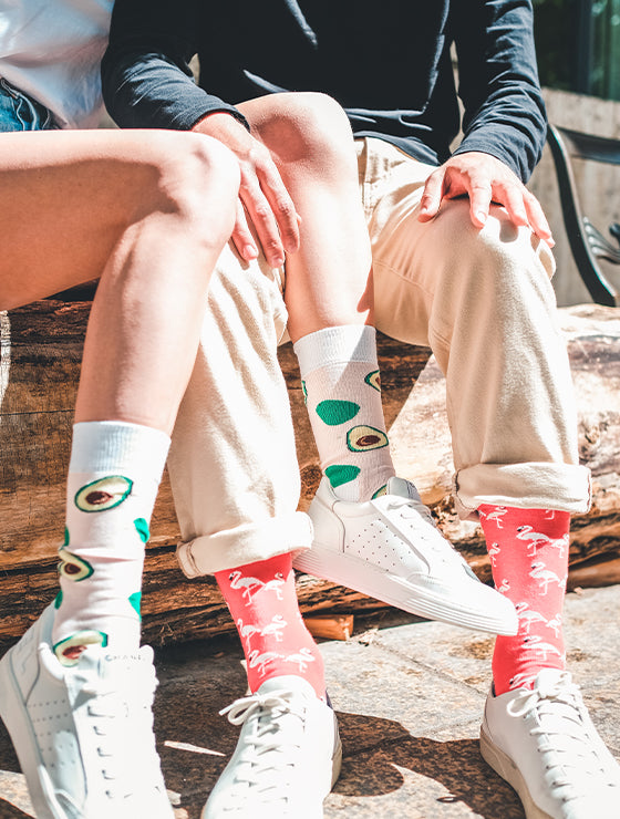 Lustige Socken mit Avocado-Motiv 🥑 “Avocado Striptease” von We are Socks!