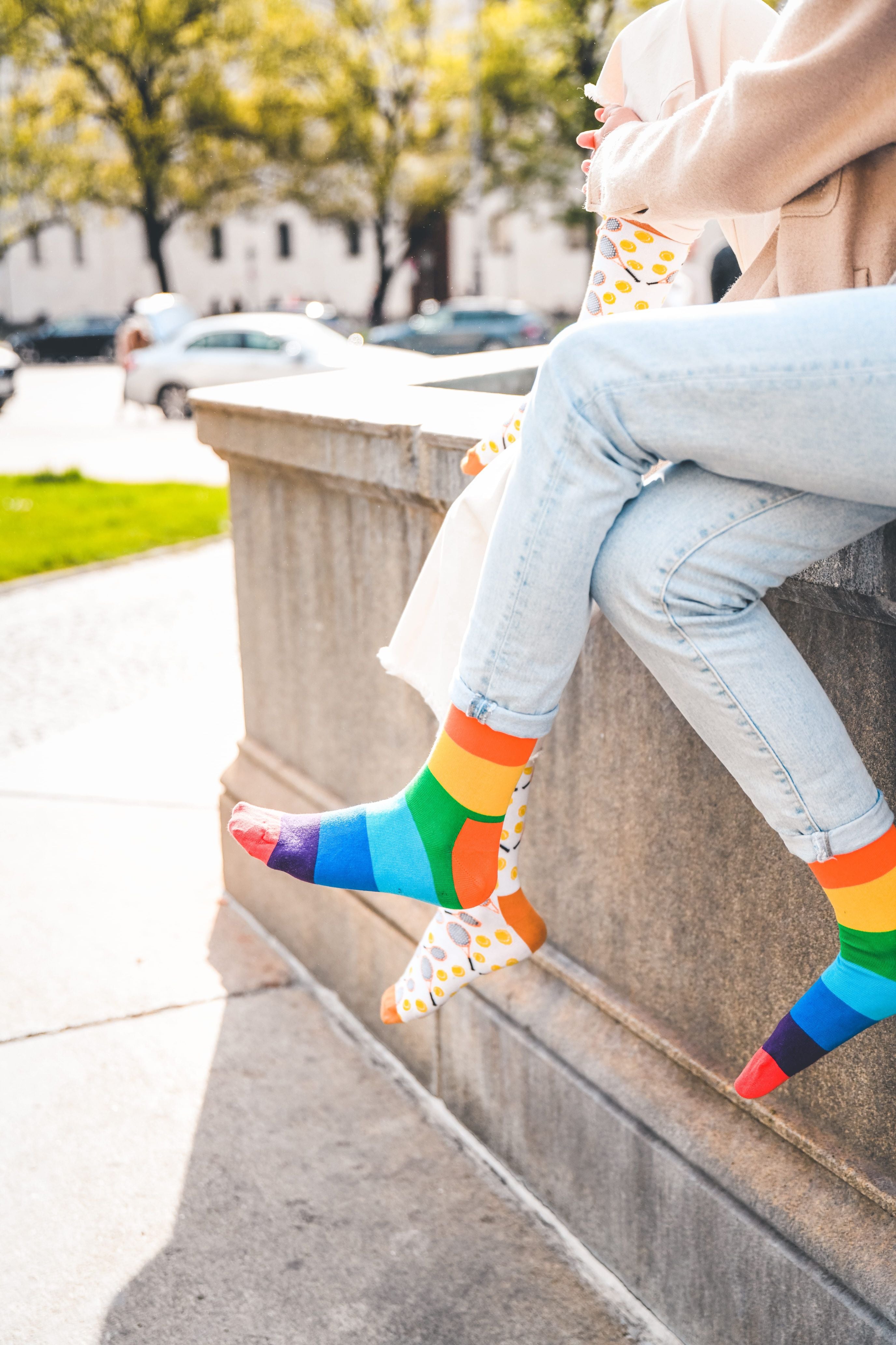 Regenbogen Socken, Gay Pride Socken mit Regenbogen-Motiv - LGBTQ Socken - Gay Socken - Homo Socken - Trans Socken - Queer Socken ✓Hand gekämmte Biobaumwolle ✓Angenehmer Tragekomfort