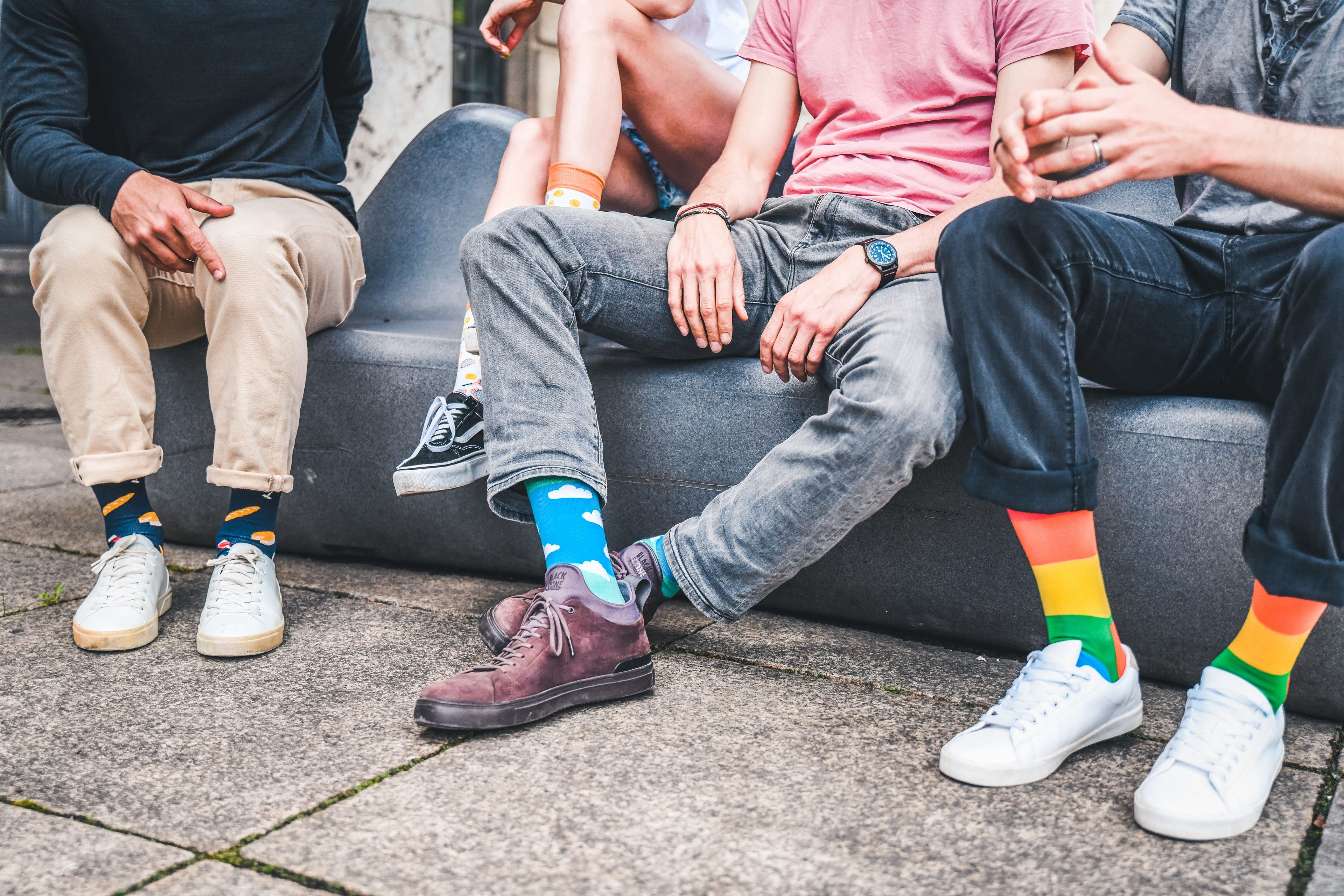 Regenbogen Socken, Gay Pride Socken mit Regenbogen-Motiv - LGBTQ Socken - Gay Socken - Homo Socken - Trans Socken - Queer Socken ✓Hand gekämmte Biobaumwolle ✓Angenehmer Tragekomfort
