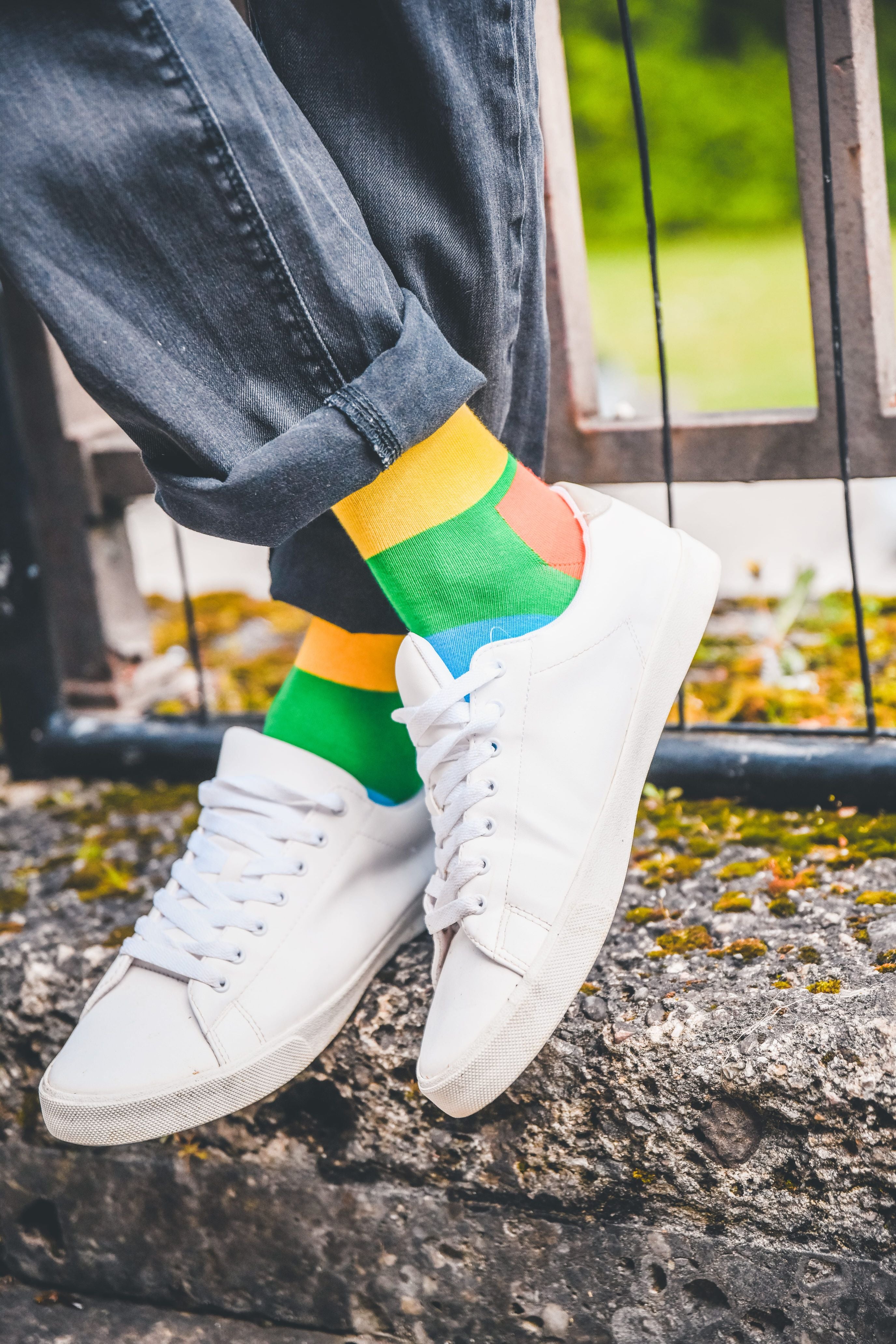 Regenbogen Socken, Gay Pride Socken mit Regenbogen-Motiv - LGBTQ Socken - Gay Socken - Homo Socken - Trans Socken - Queer Socken ✓Hand gekämmte Biobaumwolle ✓Angenehmer Tragekomfort