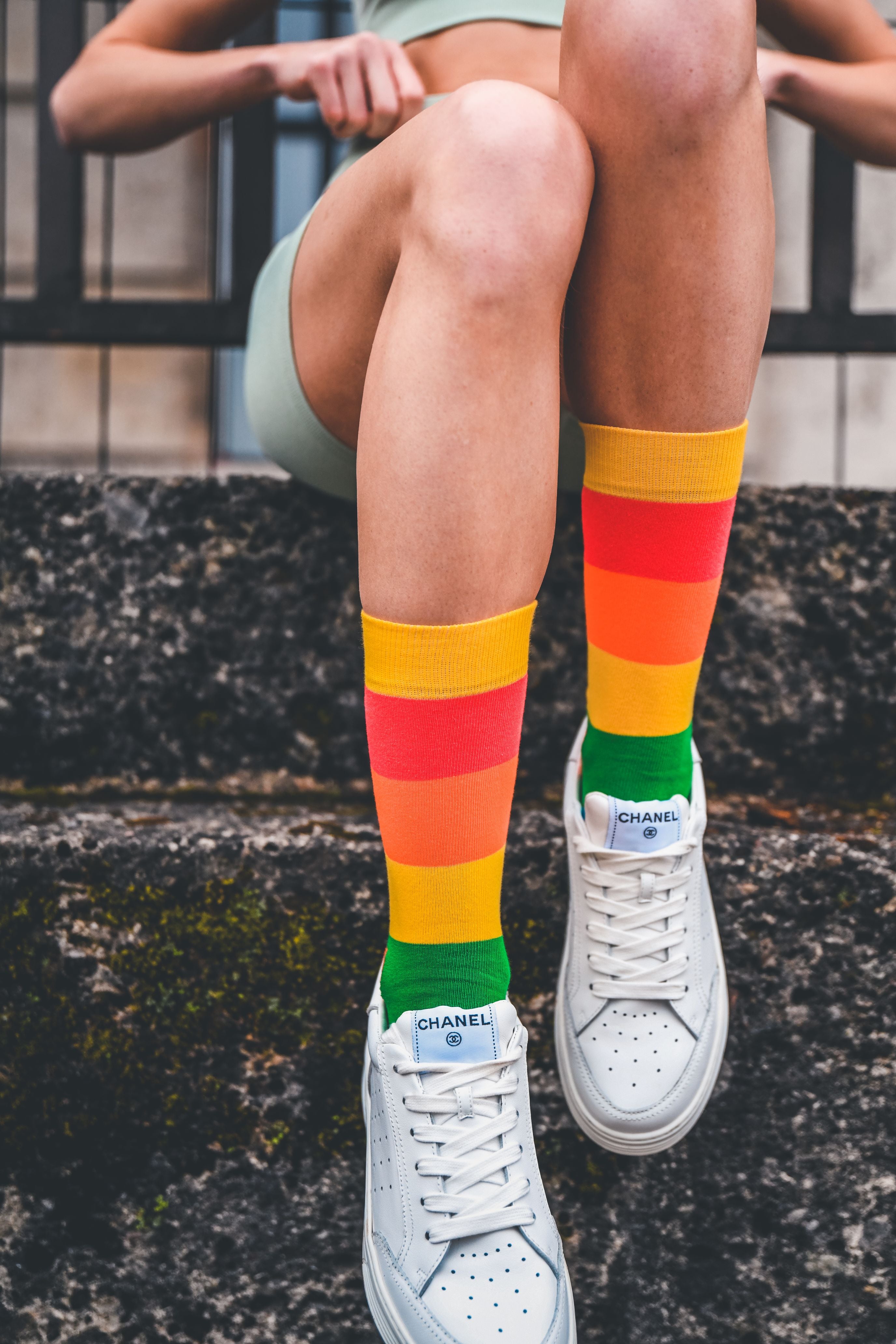 Regenbogen Socken, Gay Pride Socken mit Regenbogen-Motiv - LGBTQ Socken - Gay Socken - Homo Socken - Trans Socken - Queer Socken ✓Hand gekämmte Biobaumwolle ✓Angenehmer Tragekomfort