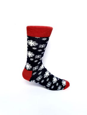 Schneeflocken-Socken, Weihnachtssocken mit Schneeflocken-Motiv “Magic Crystals” von We are Socks! ✓Hand gekämmte Biobaumwolle ✓Angenehmer Tragekomfort ✓Wintersocken ✓Bunte Socken ✓Good Mood Socken